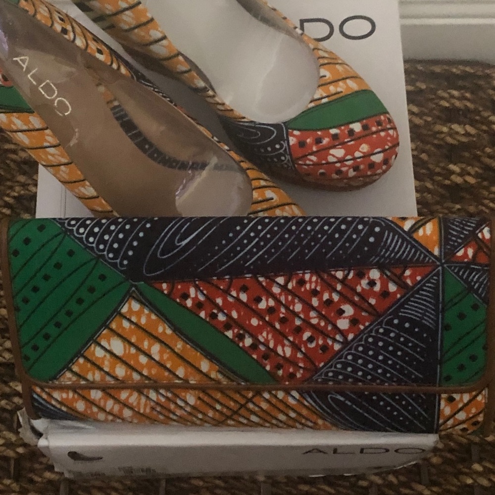 Aldo Stremlow wedges and matching clutch